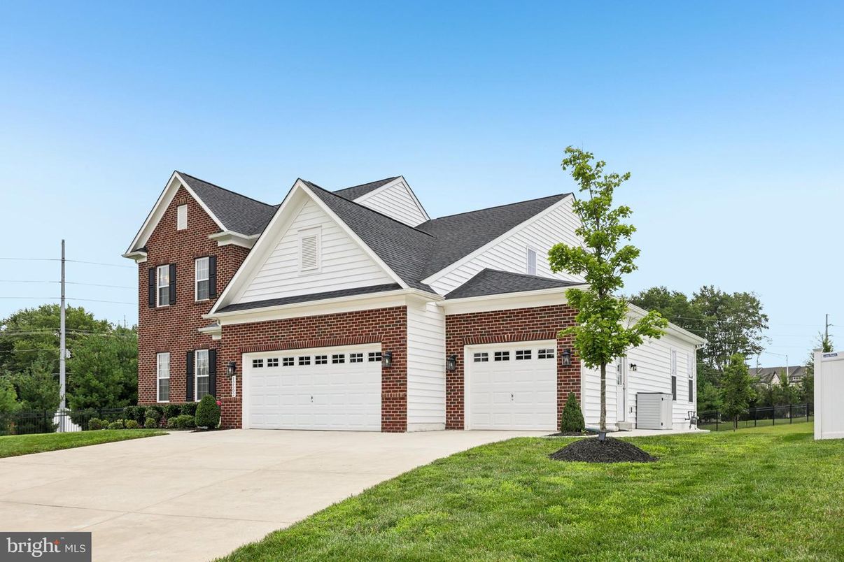 Attached, Exterior, Facade, Brick Facade, Brick Traditional
