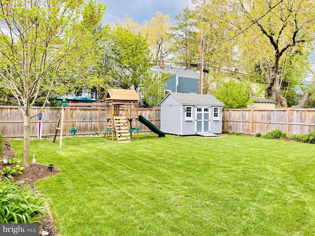 Backyard, Exterior, Playground