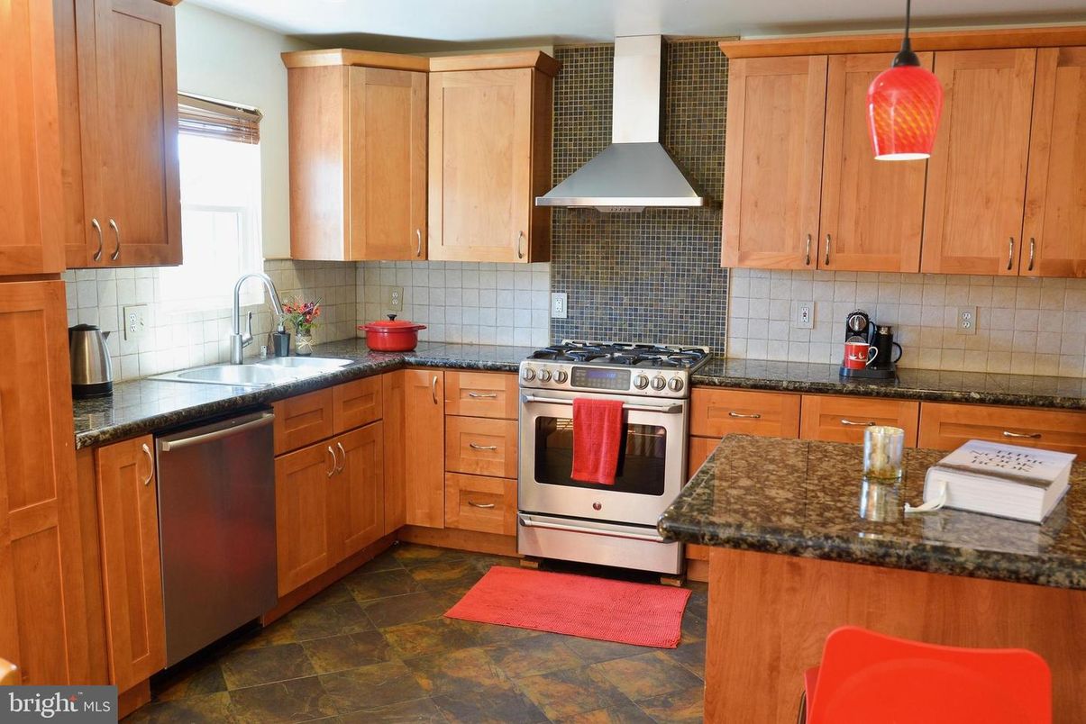 Interior, Kitchen, Pendant Lights, Stainless Steel Appliances