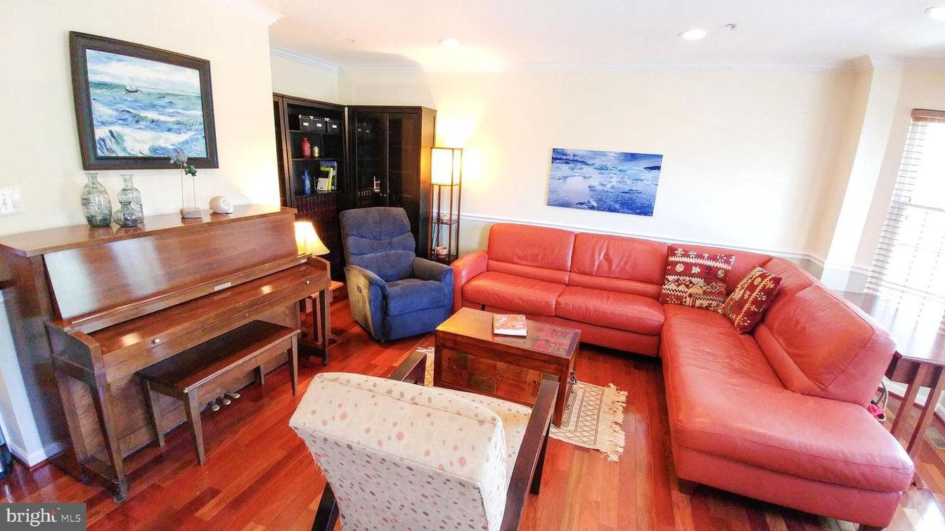 Interior, Living room, Piano, Recessed Lighting, Wood Texture Flooring
