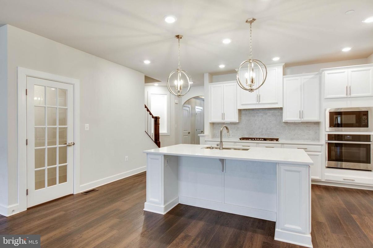 Interior, Kitchen, Pendant Lights, Recessed Lighting, Wood Texture Flooring