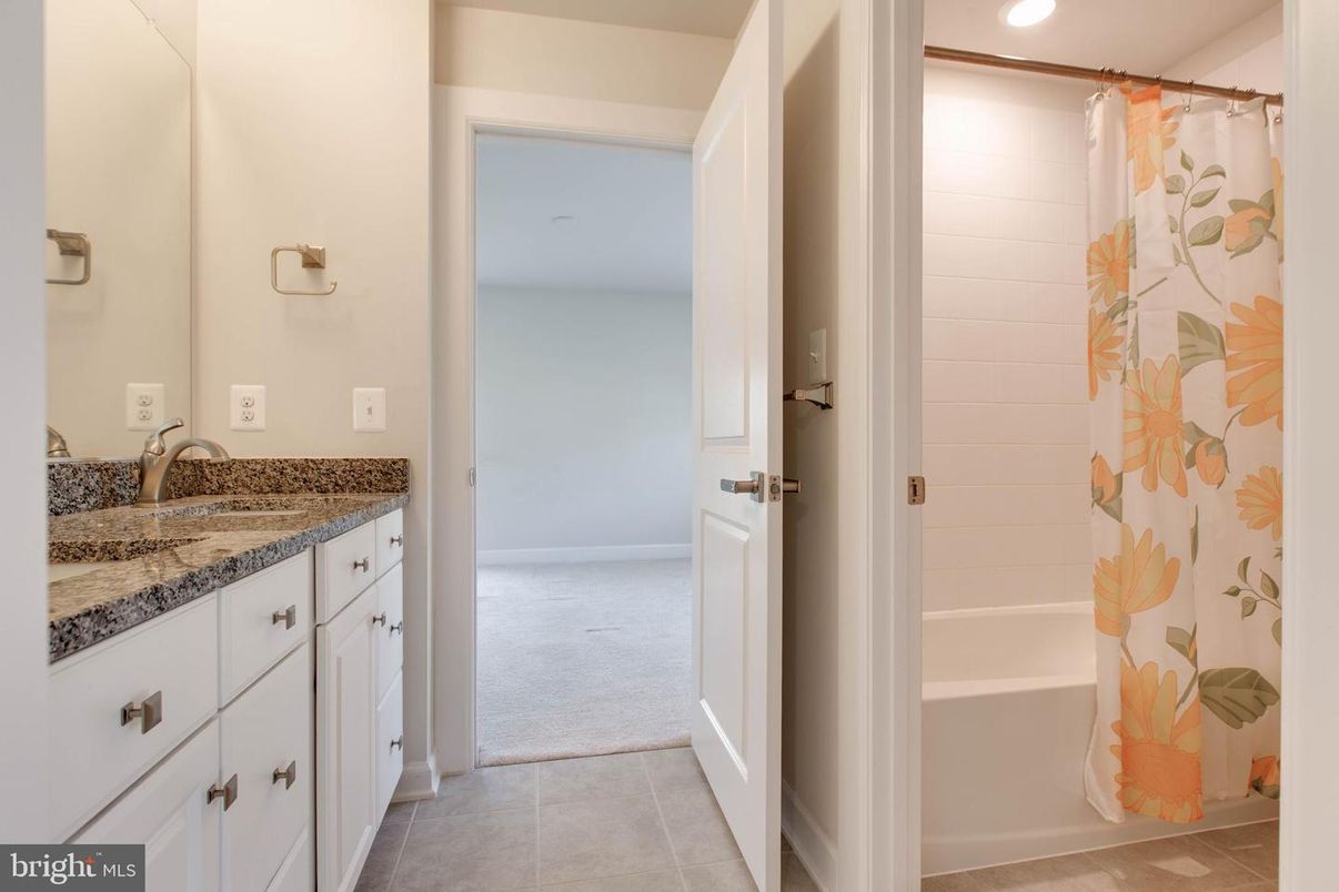 Bathroom, Interior, Recessed Lighting