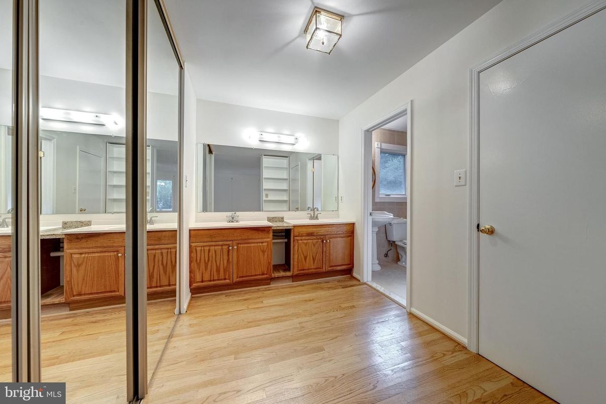 Bathroom, Dual Sink Vanities, Interior, Wood Texture Flooring