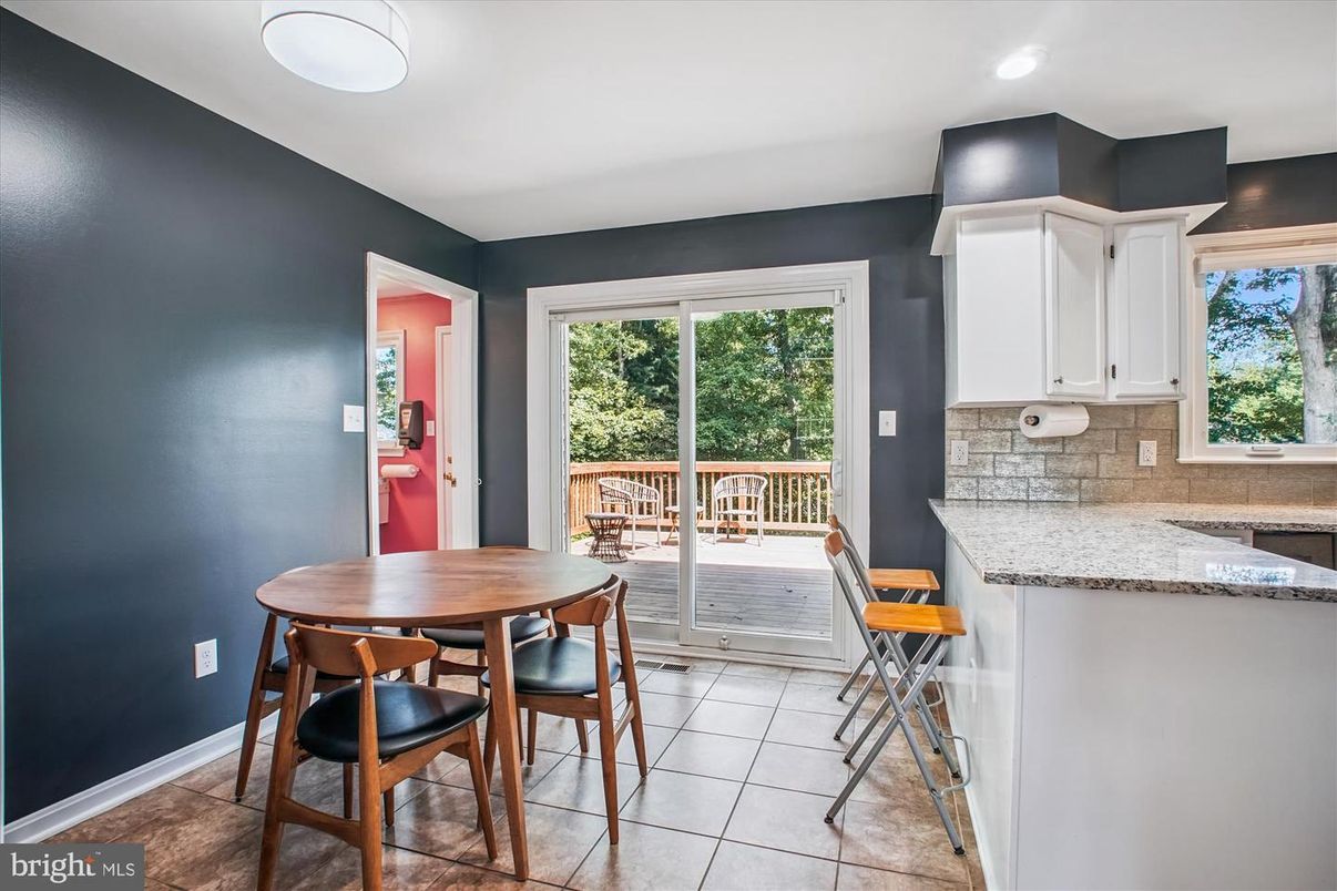 Dining room, Interior, Recessed Lighting