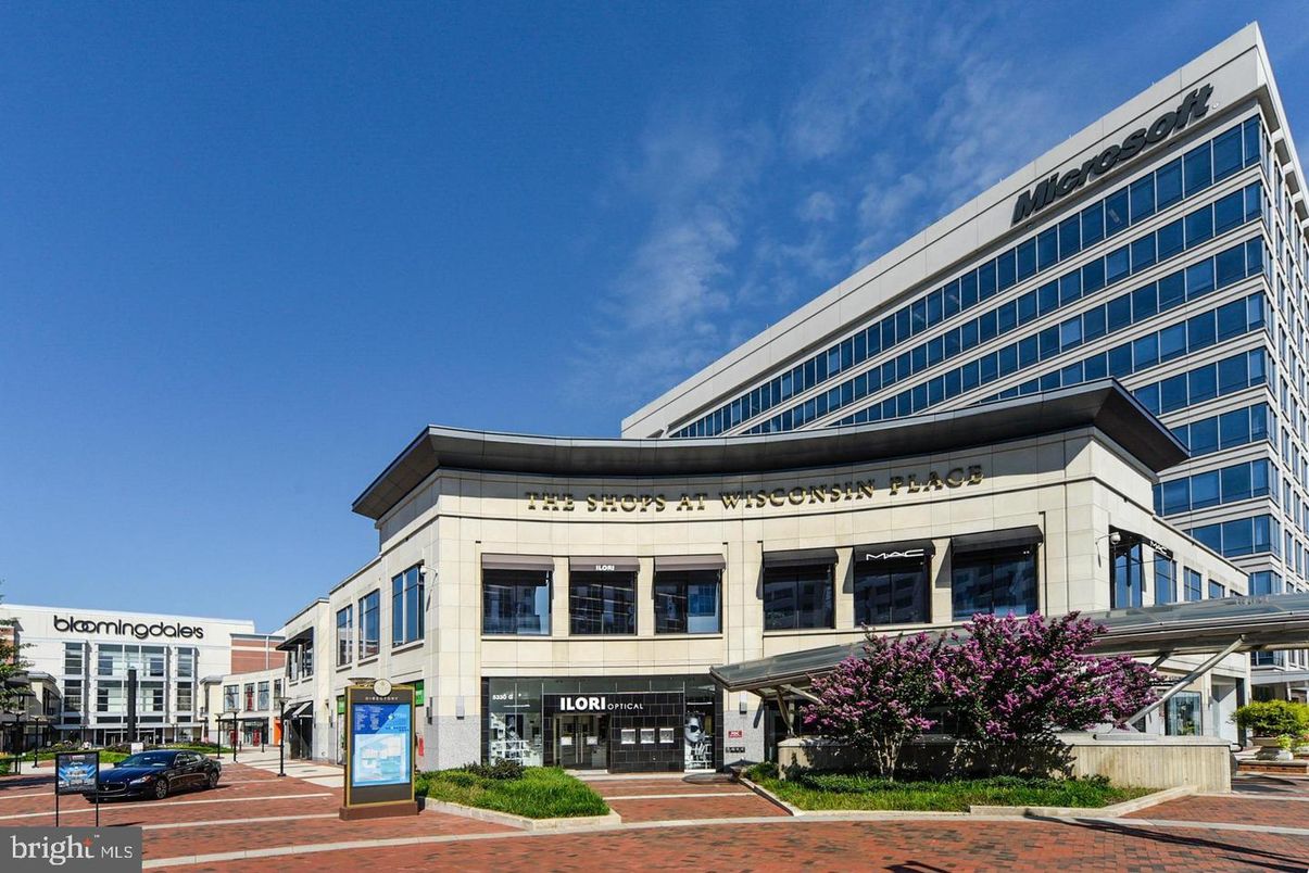 Exterior, Facade, Condo Building
