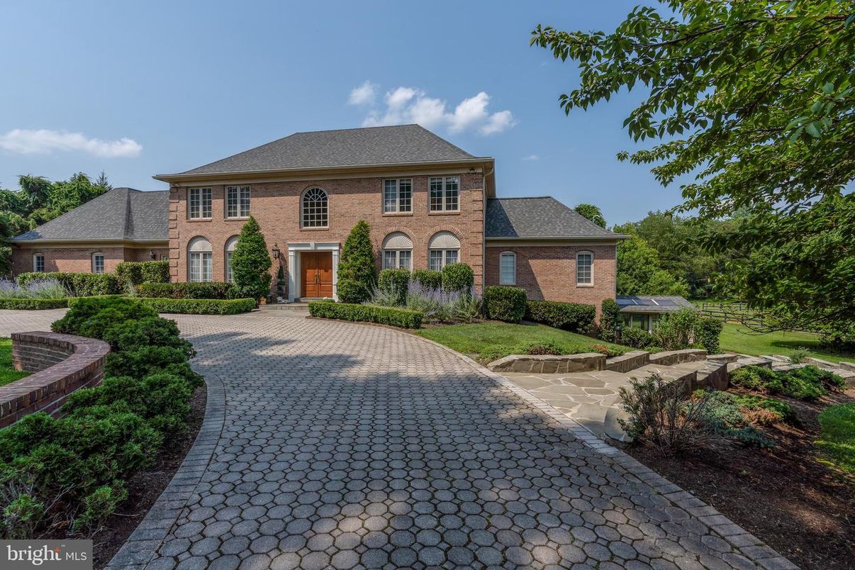 Exterior, Facade, Brick Facade, French Provincial