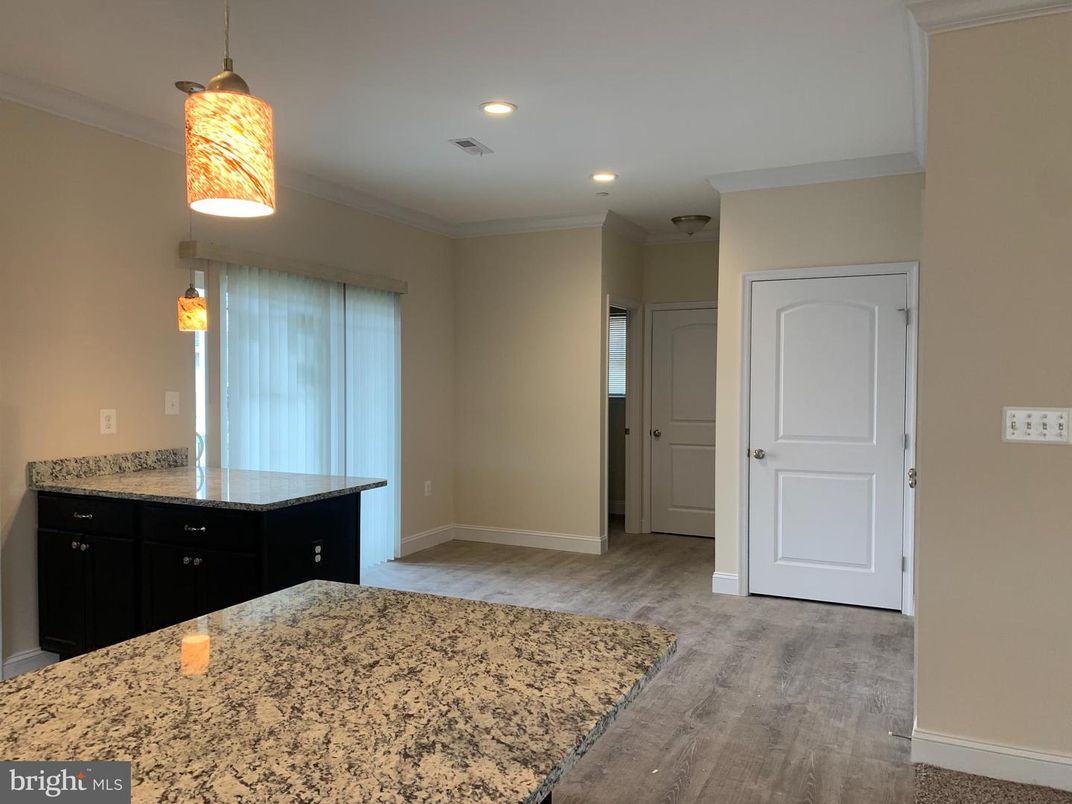 Interior, Pendant Lights, Recessed Lighting, Wood Texture Flooring