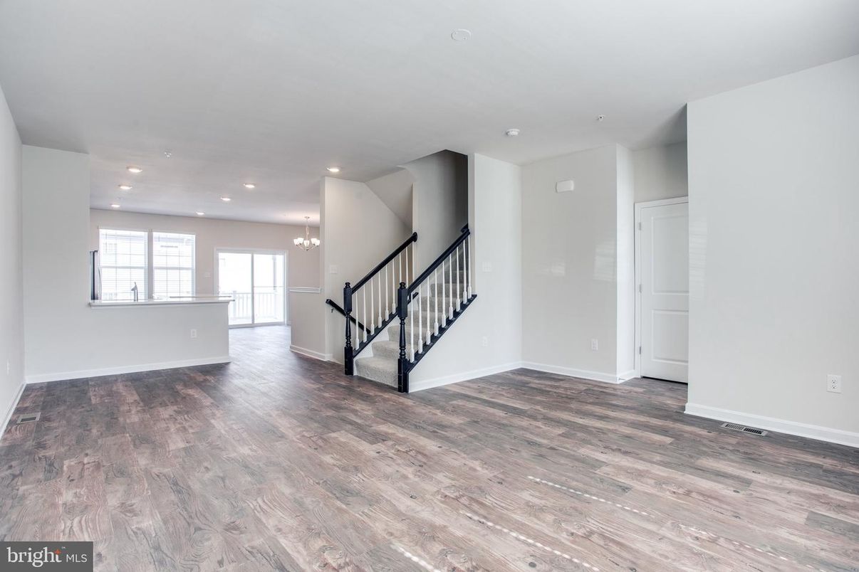 Chandelier, Empty room, Interior, Pendant Lights, Recessed Lighting, Wood Texture Flooring