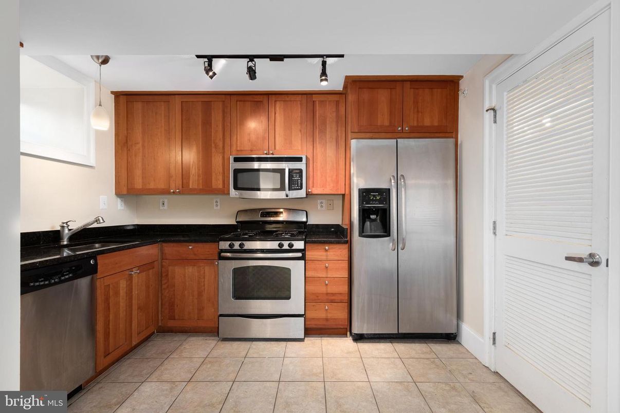 Interior, Kitchen, Pendant Lights, Stainless Steel Appliances