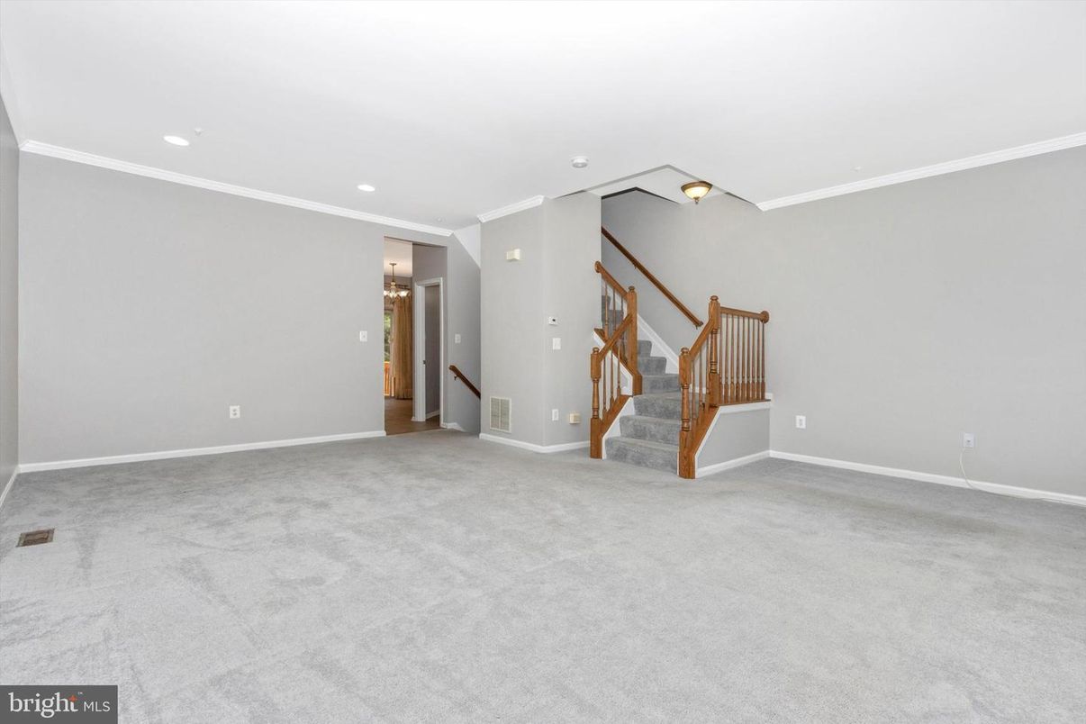 Empty room, Interior, Recessed Lighting