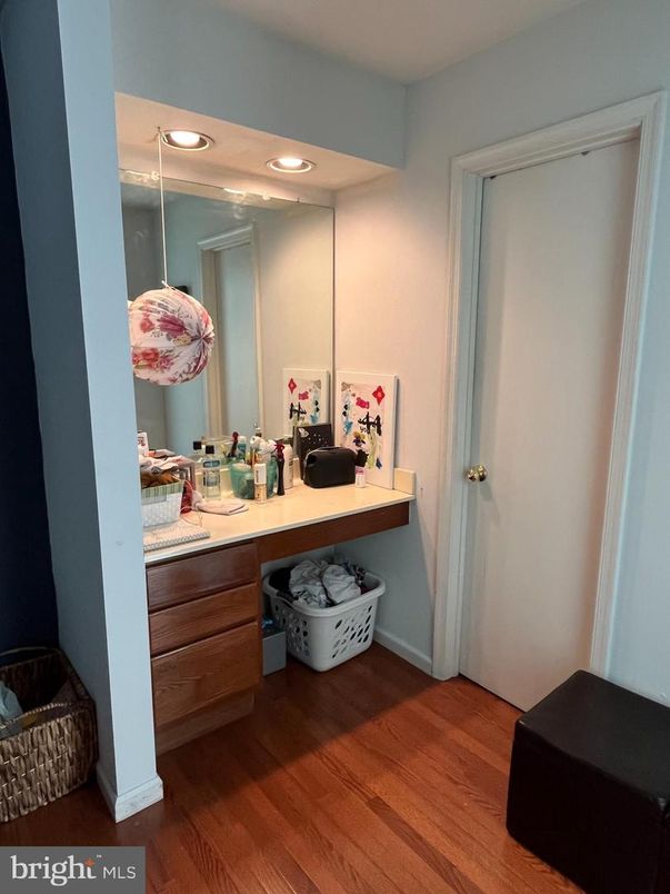 Bathroom, Interior, Recessed Lighting, Wood Texture Flooring
