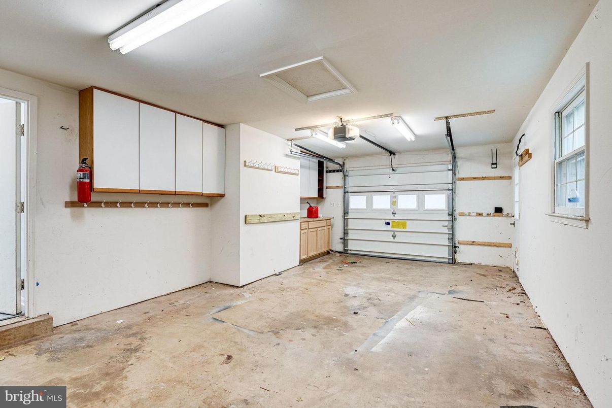 Garage, Interior