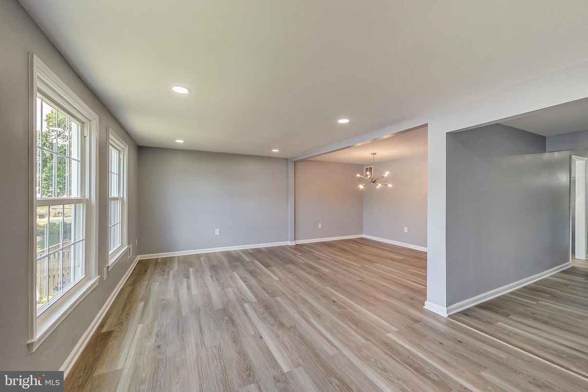 Empty room, Interior, Pendant Lights, Recessed Lighting, Wood Texture Flooring