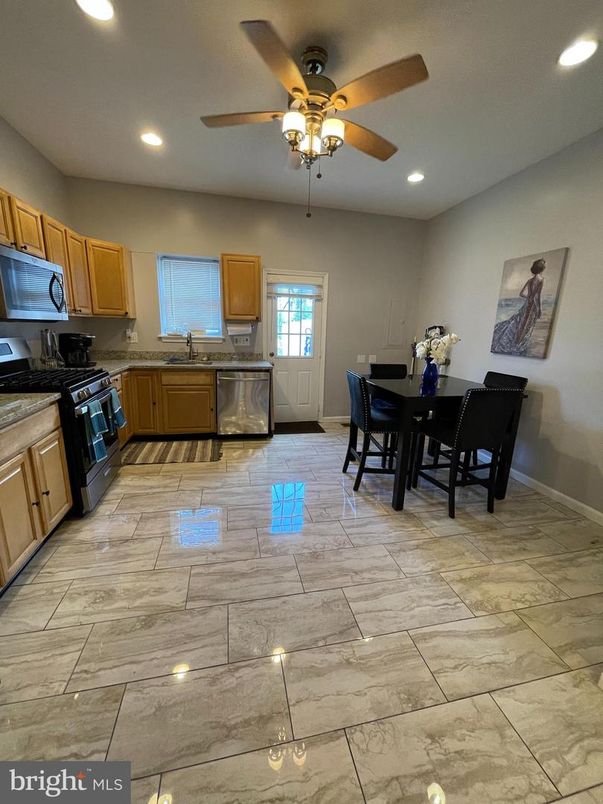 Dining room, Interior, Kitchen, Marble, Recessed Lighting