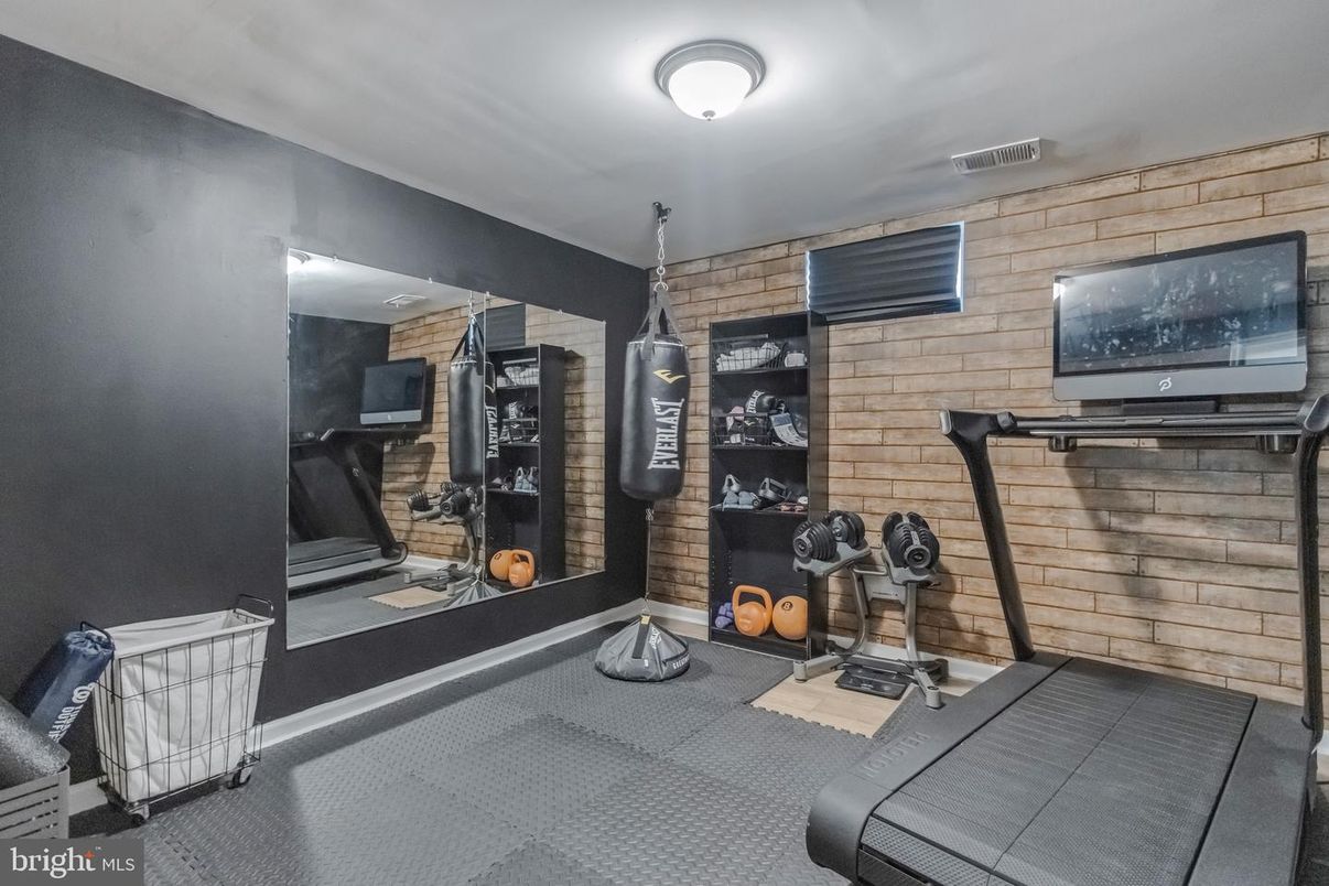 Fitness Equipment, Interior, Wooden Walls
