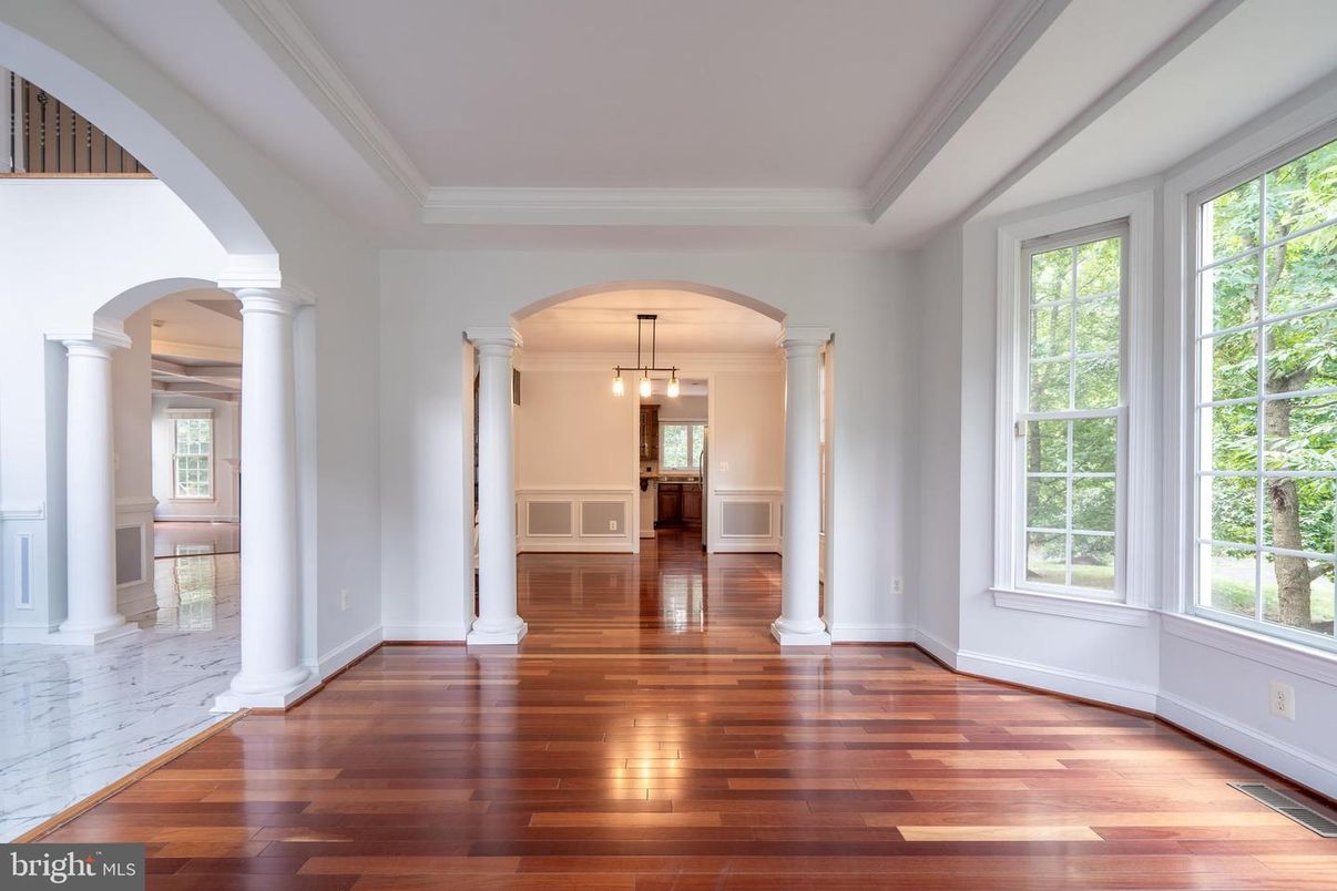 Empty room, Interior, Marble, Pendant Lights, Wood Texture Flooring