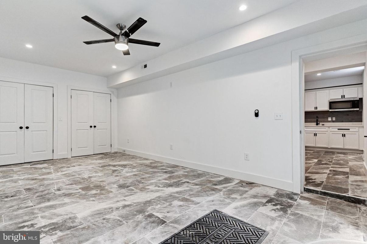 Empty room, Interior, Kitchen, Recessed Lighting