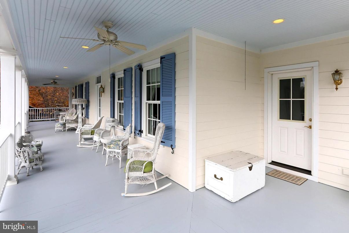 Exterior, Recessed Lighting