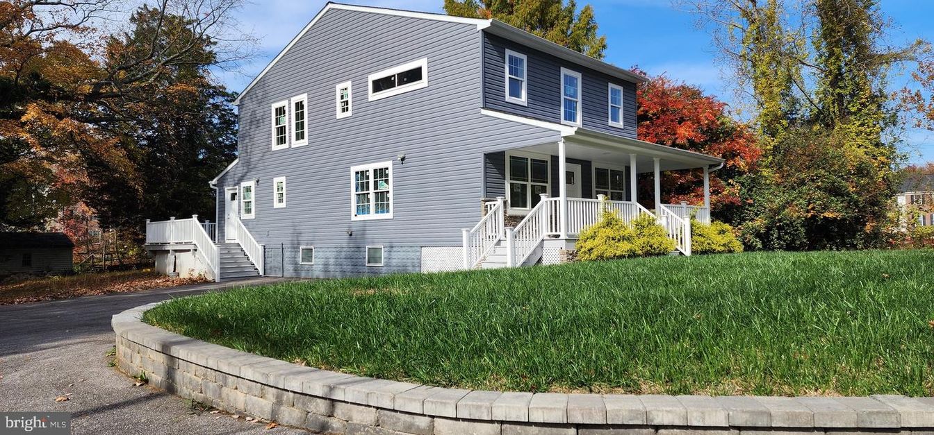 Backyard, Exterior, Facade, Farmhouse