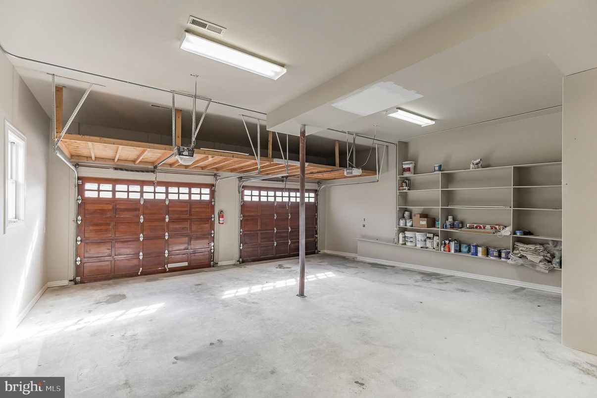 Garage, Interior