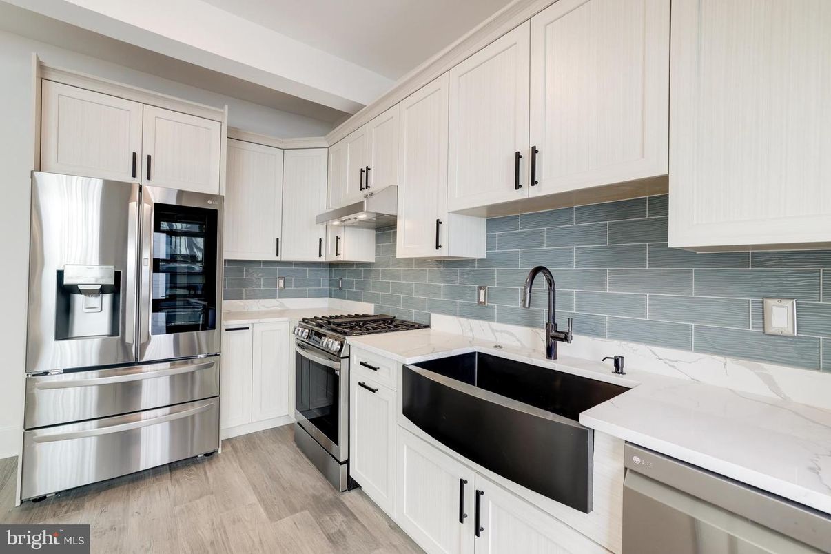 Interior, Kitchen, Stainless Steel Appliances, Wood Texture Flooring