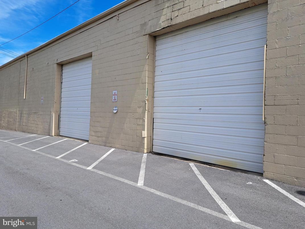 Detached Garage, Exterior