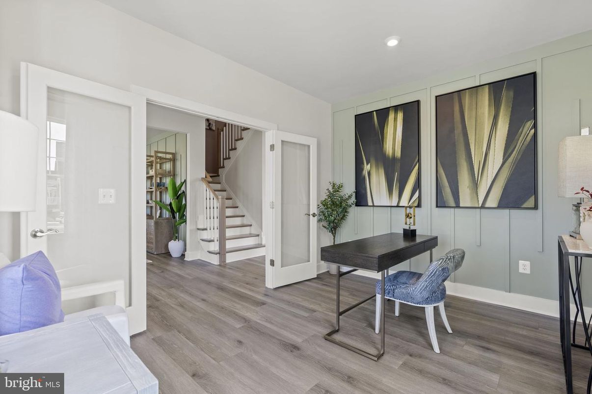 Home Office, Interior, Recessed Lighting, Wood Texture Flooring