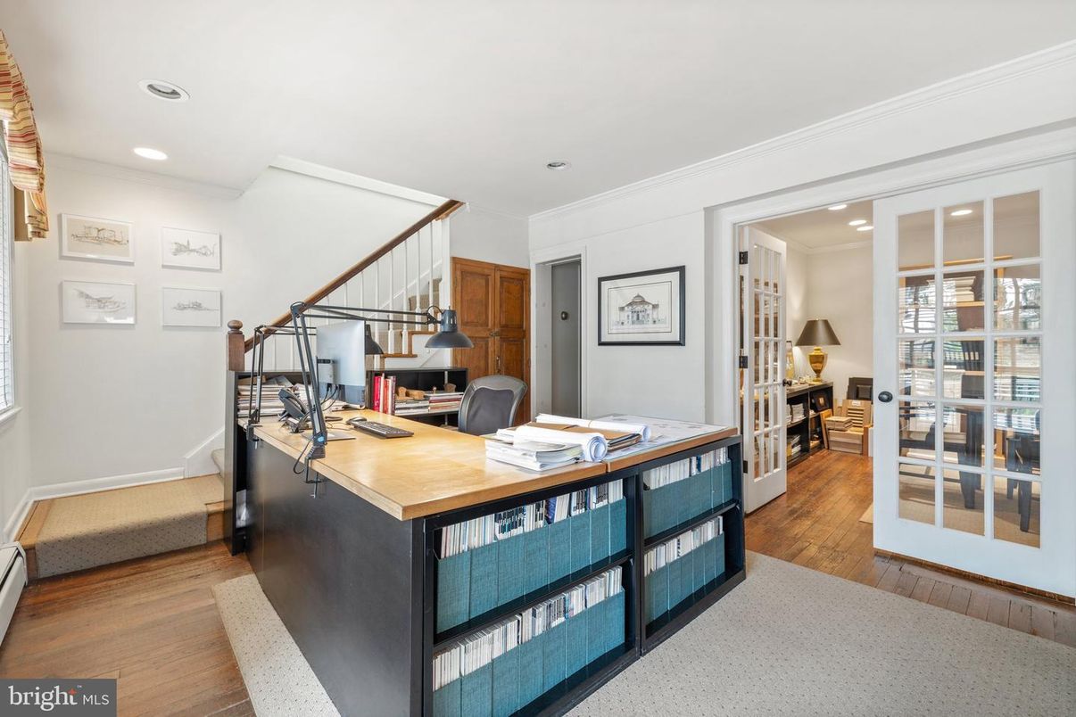 Home Office, Interior, Recessed Lighting, Wood Texture Flooring