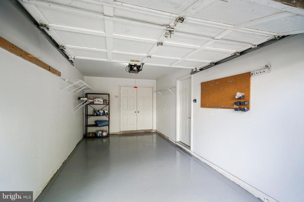 Garage, Interior