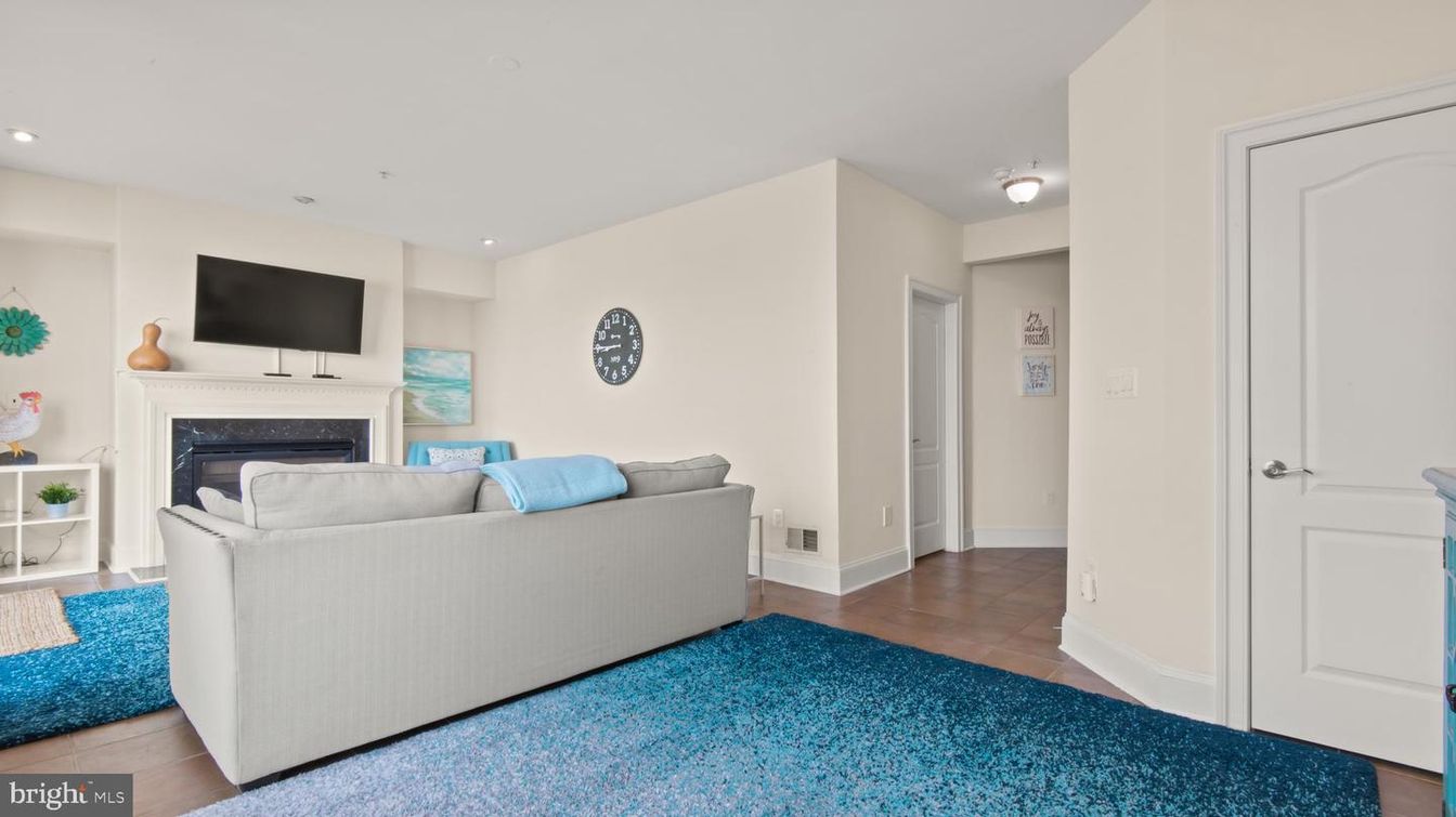 Fireplace, Interior, Living room, Recessed Lighting