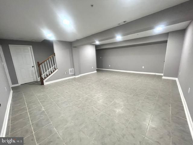 Empty room, Interior, Recessed Lighting