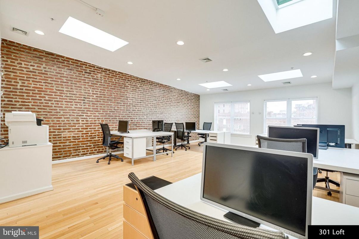 Home Office, Interior, Recessed Lighting, Stone Walls, Wood Texture Flooring