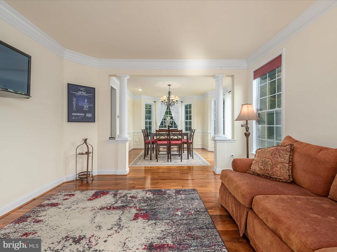 Chandelier, Dining room, Interior, Recessed Lighting, Wood Texture Flooring