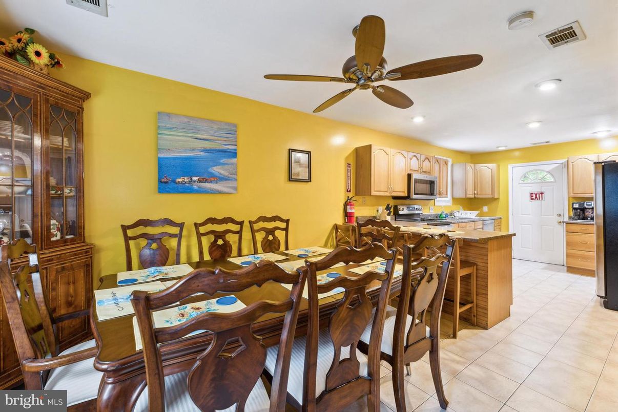Dining room, Interior, Kitchen, Recessed Lighting
