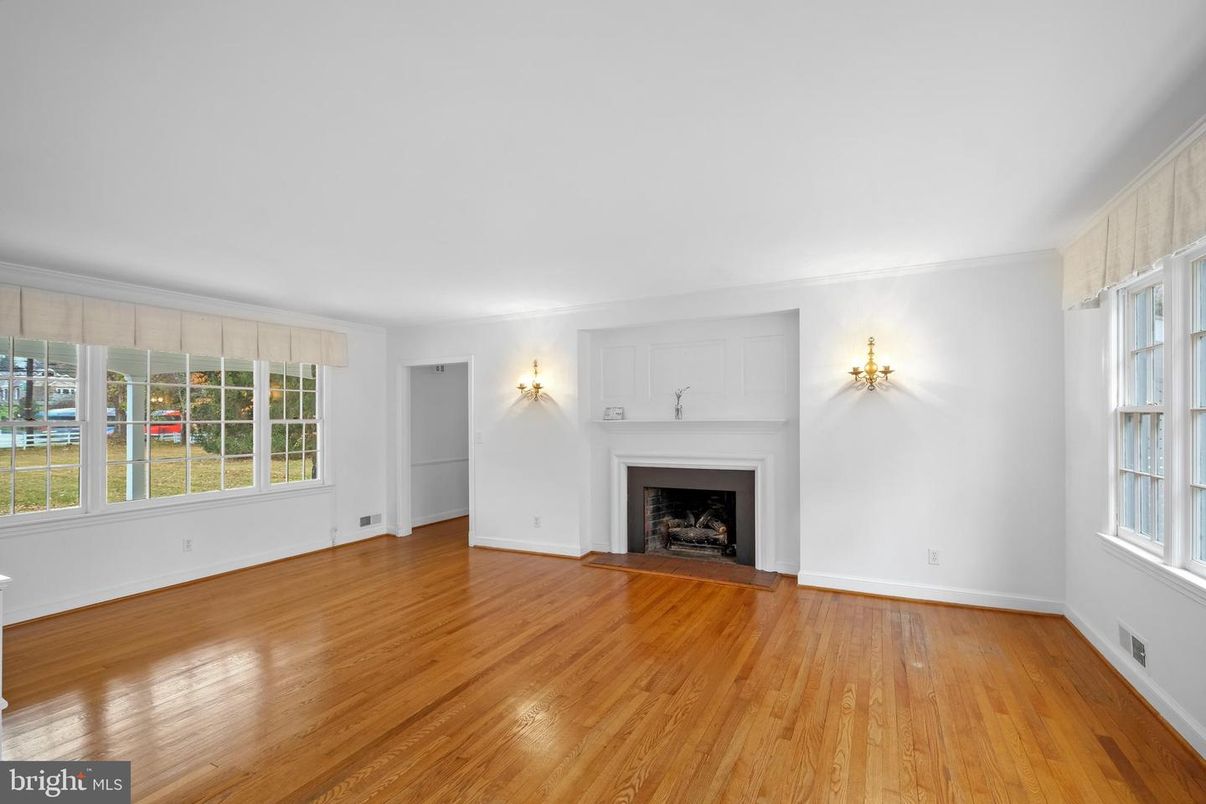 Empty room, Fireplace, Interior, Wood Texture Flooring
