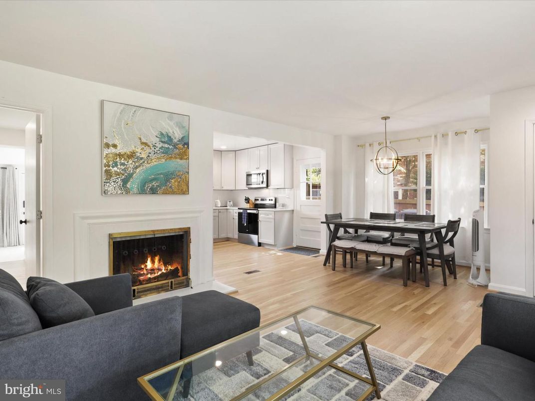 Chandelier, Dining room, Fireplace, Interior, Kitchen, Living room, Pendant Lights, Wood Texture Flooring