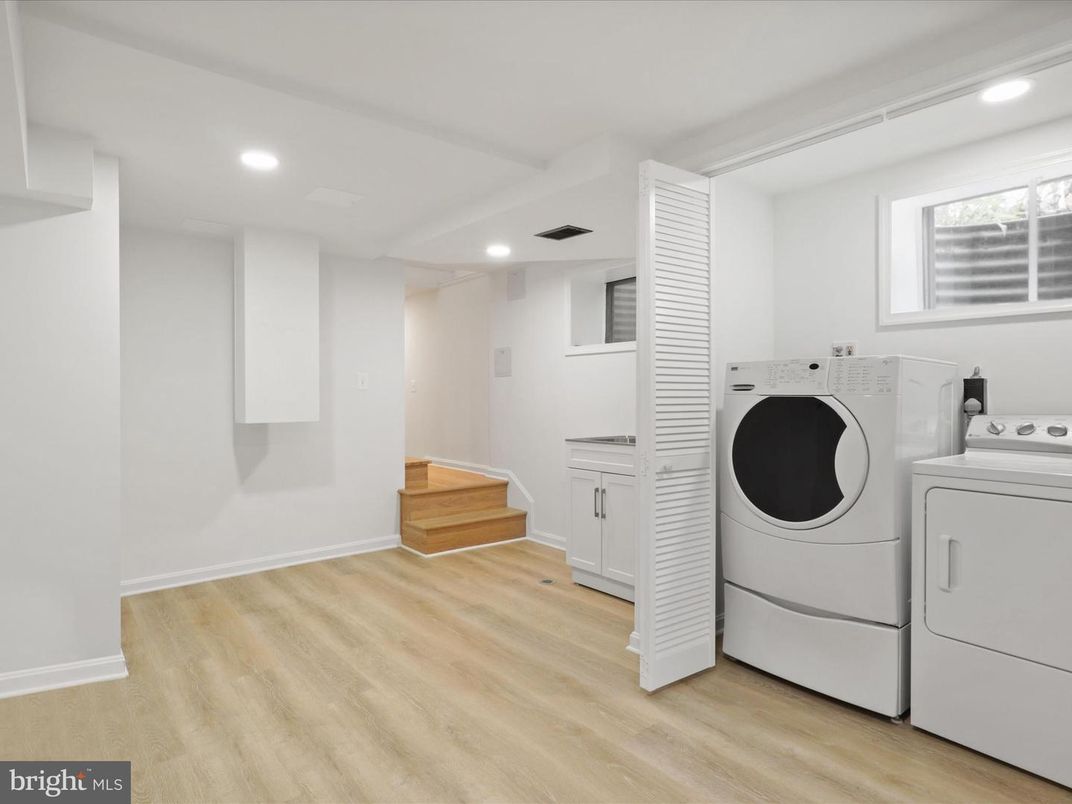 Interior, Recessed Lighting, Utility Closets, Washer, Wood Texture Flooring