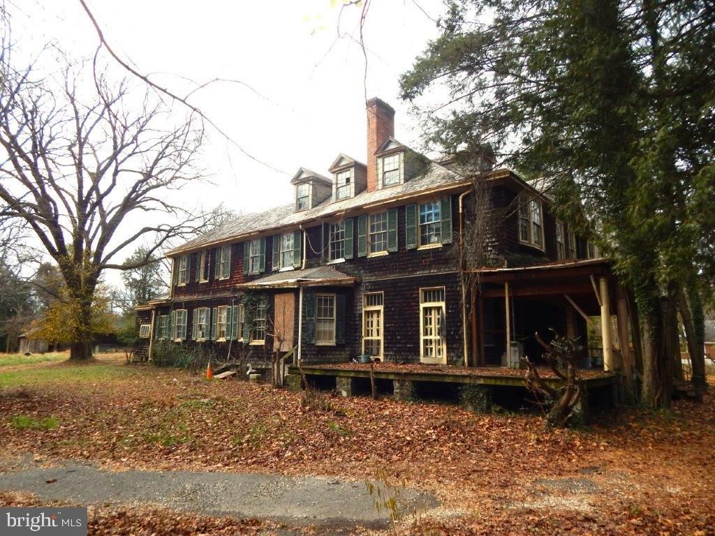 Backyard, Exterior, Facade, Brick Facade, Georgian