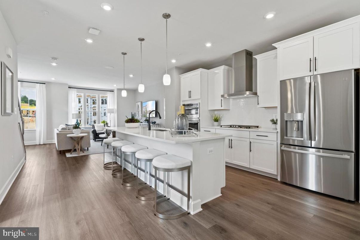Interior, Kitchen, Living room, Pendant Lights, Recessed Lighting, Stainless Steel Appliances, Wood Texture Flooring