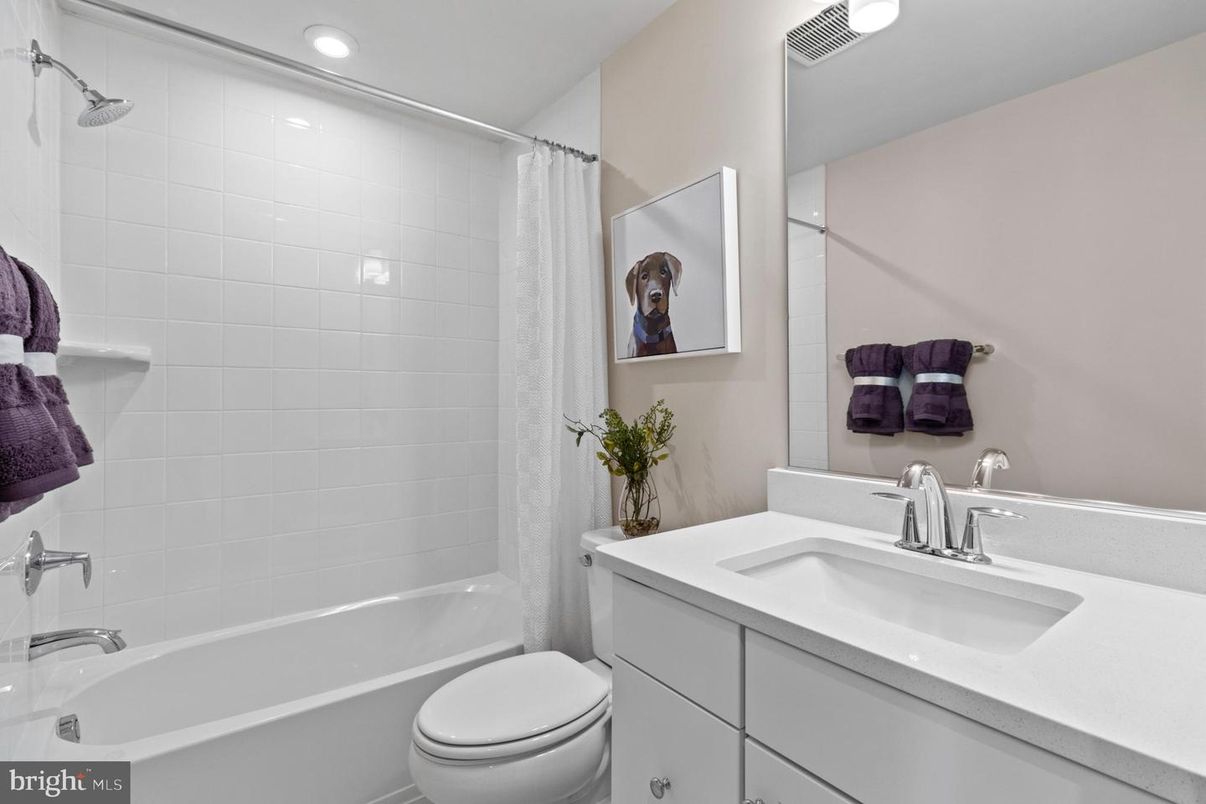 Bathroom, Interior, Recessed Lighting