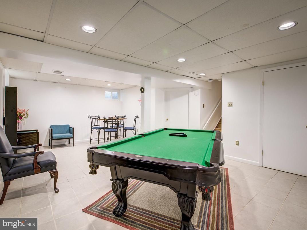 Billiard Table, Game Room, Interior, Recessed Lighting