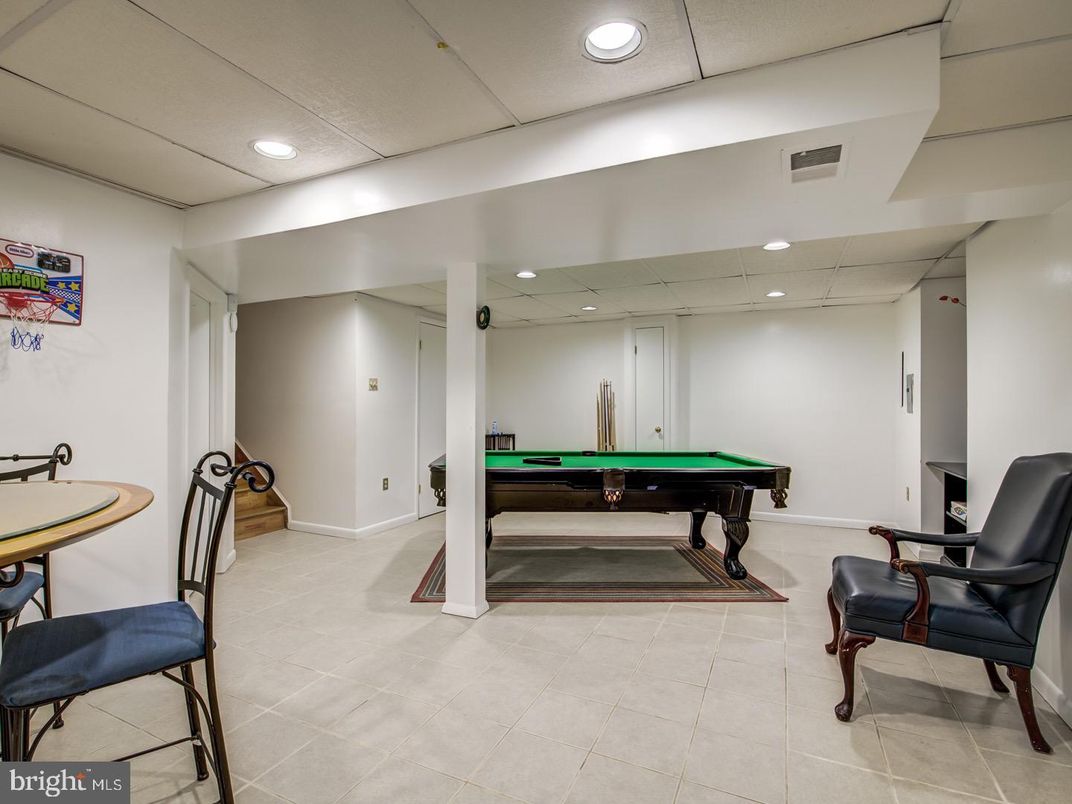 Billiard Table, Game Room, Interior, Recessed Lighting