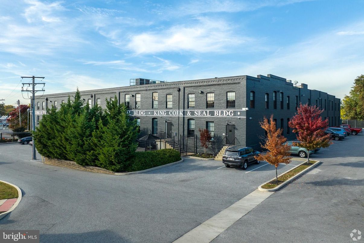 Exterior, Facade, Condo Building