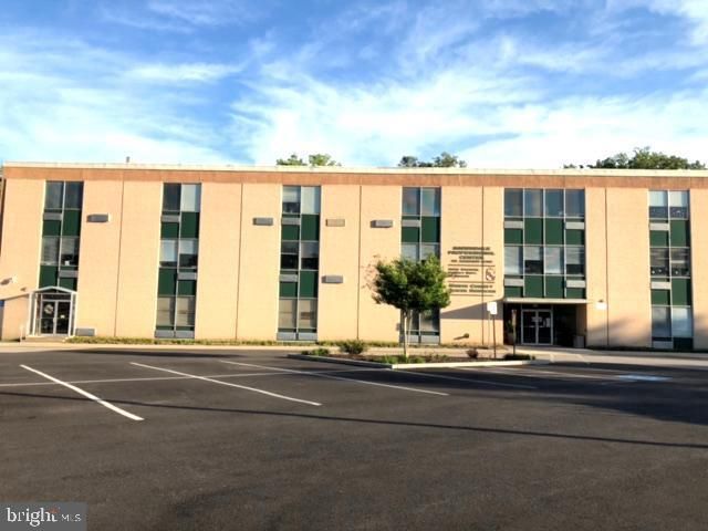 Exterior, Facade, Condo Building