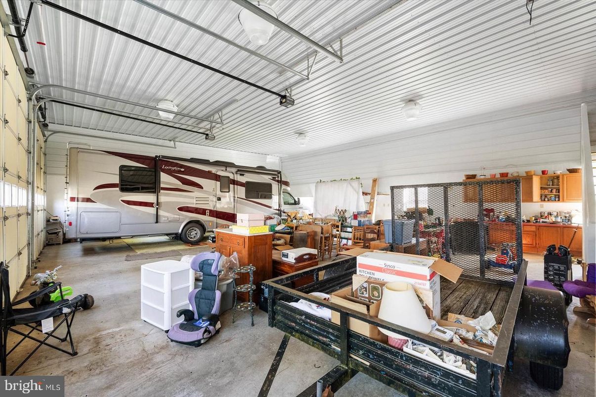 Garage, Interior