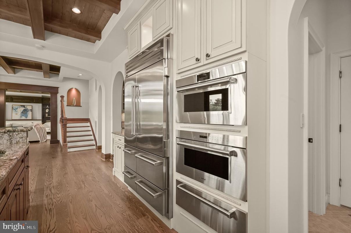 Interior, Kitchen, Recessed Lighting, Stainless Steel Appliances, Wooden Beams, Wooden Ceilings, Wood Texture Flooring