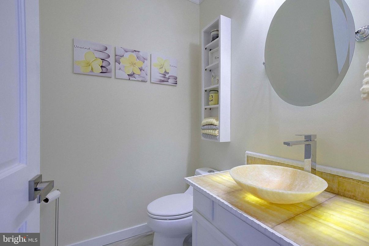 Bathroom, Interior, Tile Countertops
