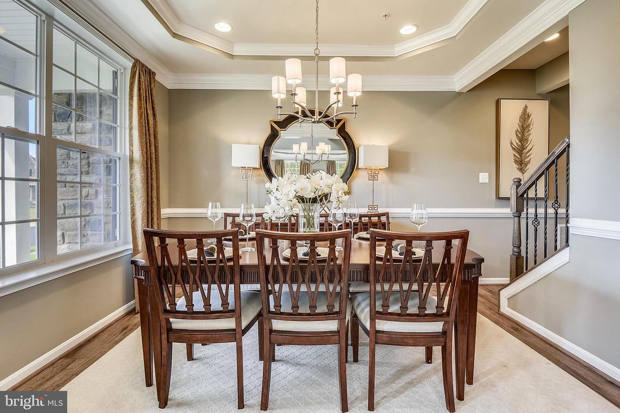 Chandelier, Dining room, Interior, Recessed Lighting, Wood Texture Flooring