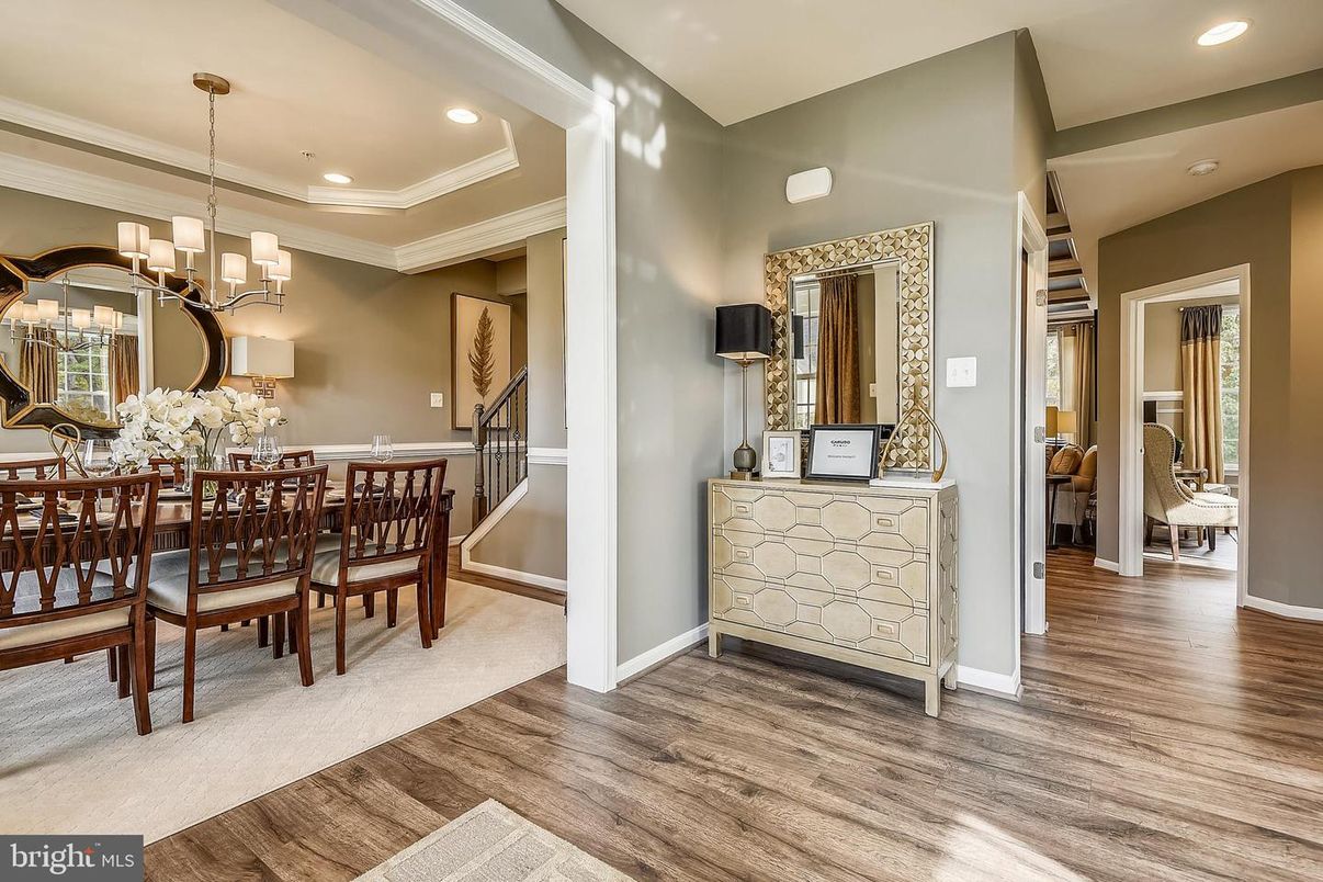Chandelier, Dining room, Interior, Recessed Lighting, Wood Texture Flooring