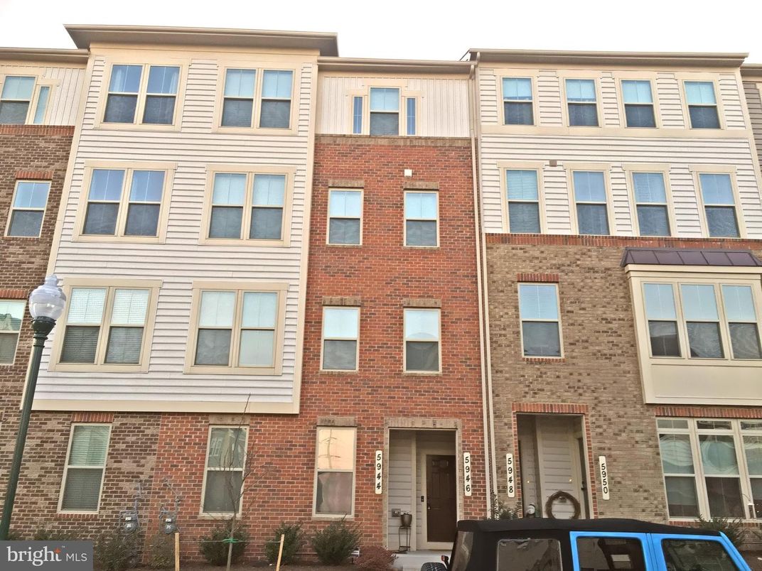 Exterior, Facade, Brick Facade, Rowhouse